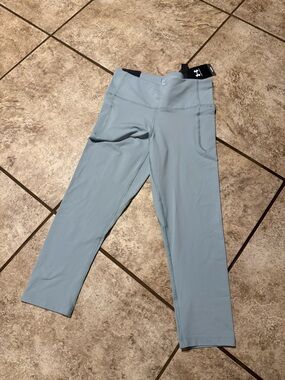 Under Armour women's Fitted Sea Foam green Leggings with Side Pockets
